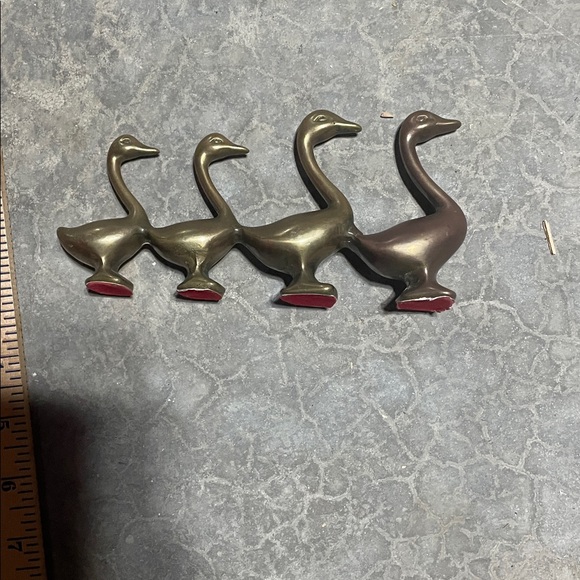 Set of Brass Duck Figurines - Picture 4 of 4